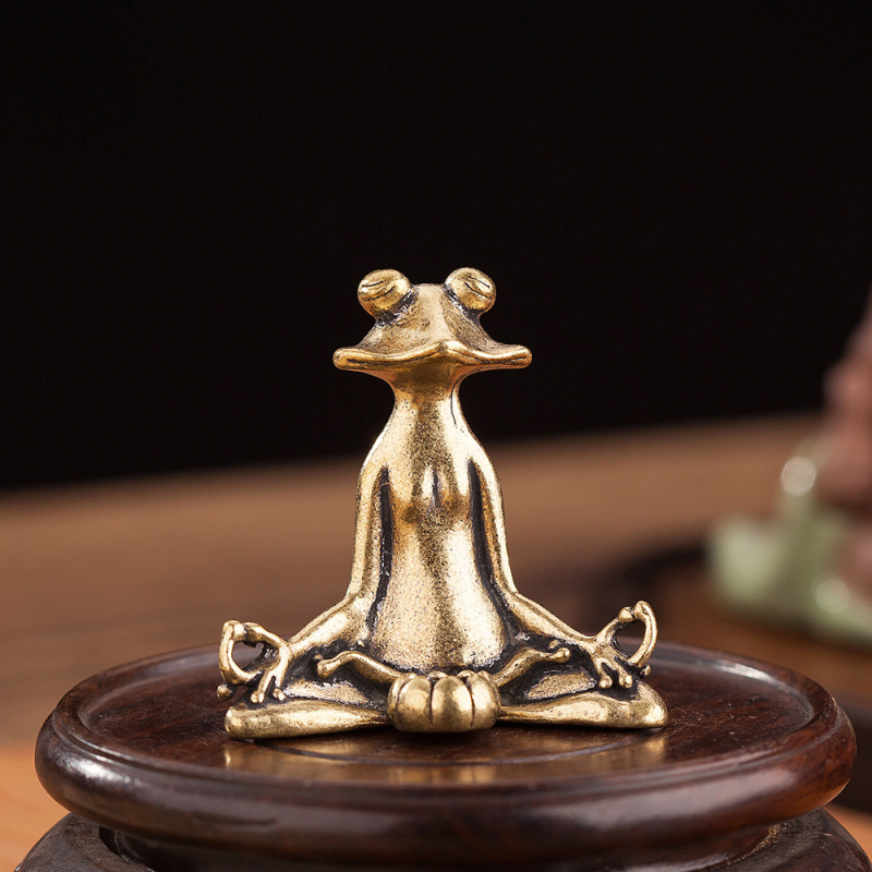 Brass material Zen frog shaped ornament