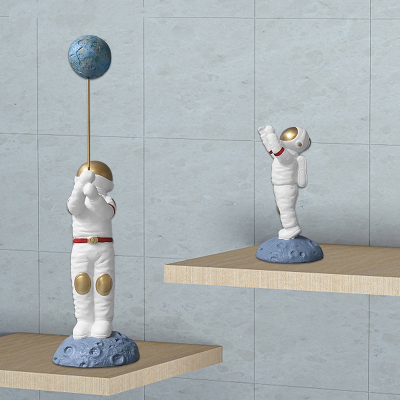 Creative Astronaut-Themed Desktop Ornament Gift