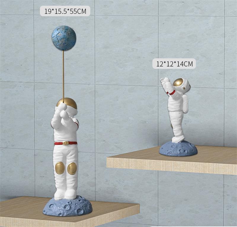 Astronaut-Themed Desktop Ornament Gift