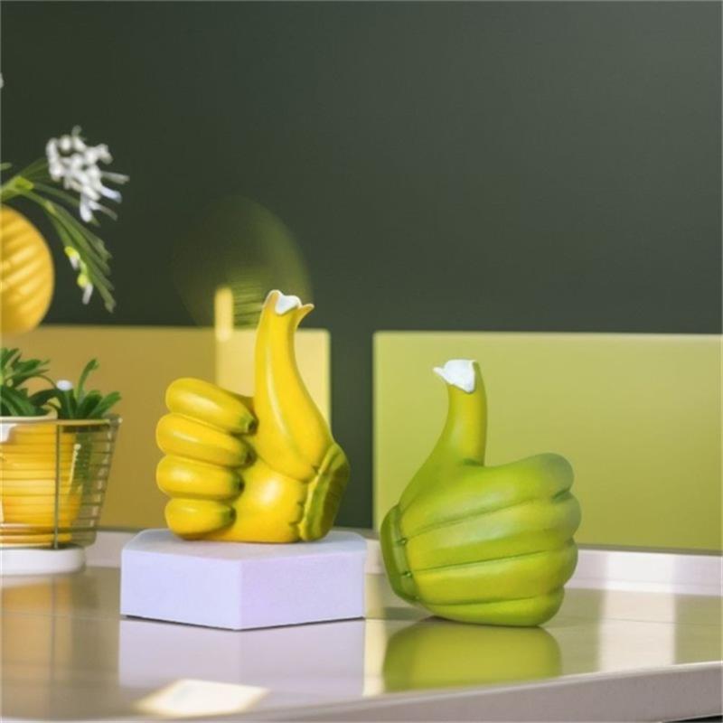 Banana Thumbs-Up Sculpture: A Playful & Positive Home Accent