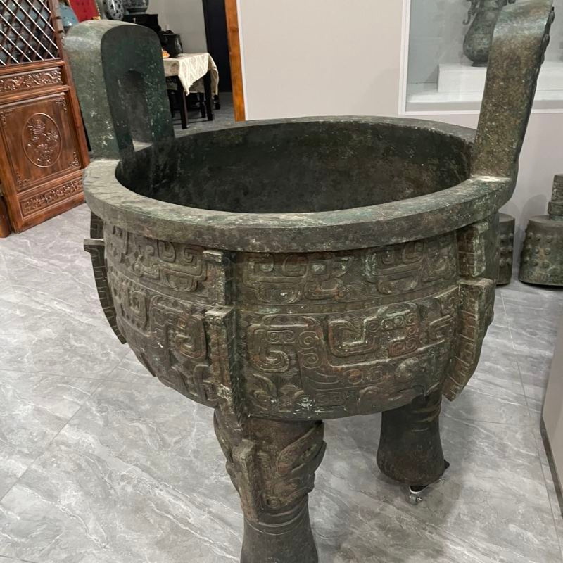 Antique Bronze Tripod Ding: Timeless Elegance for Modern Spaces