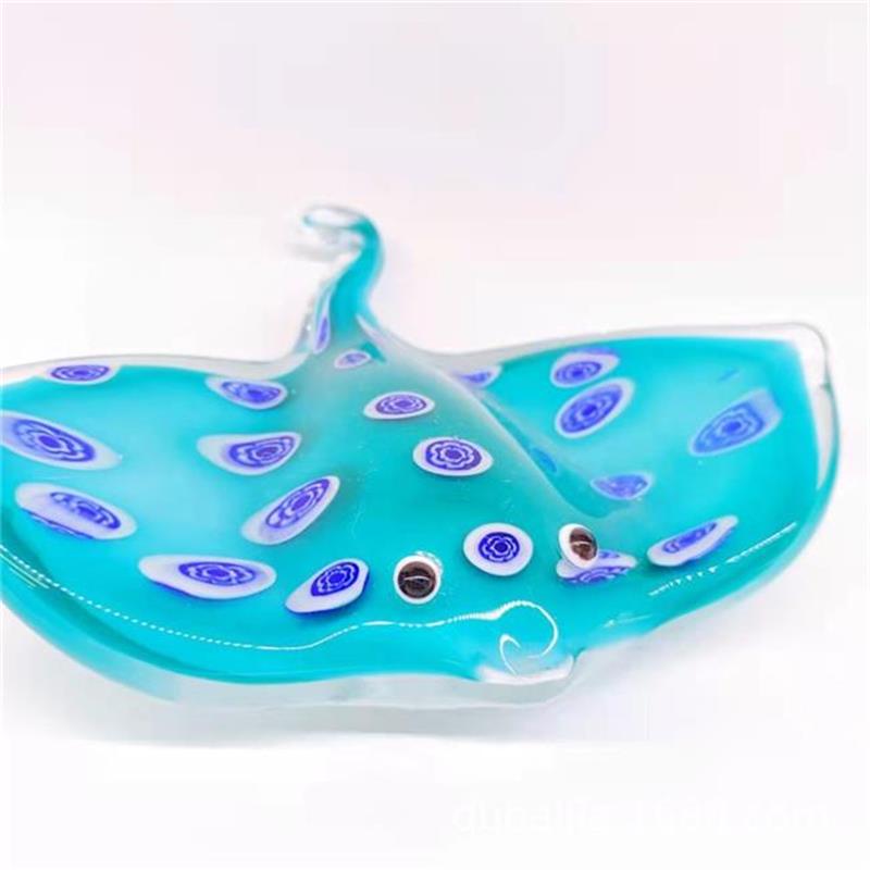 The Glass Manta Ray