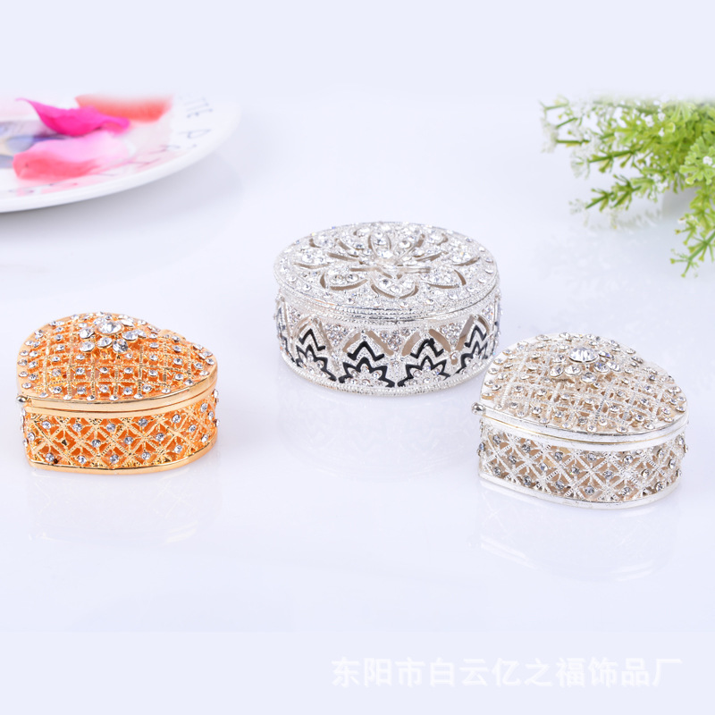 Heart-Shaped Multicolor Gold-Plated Jewelry Box