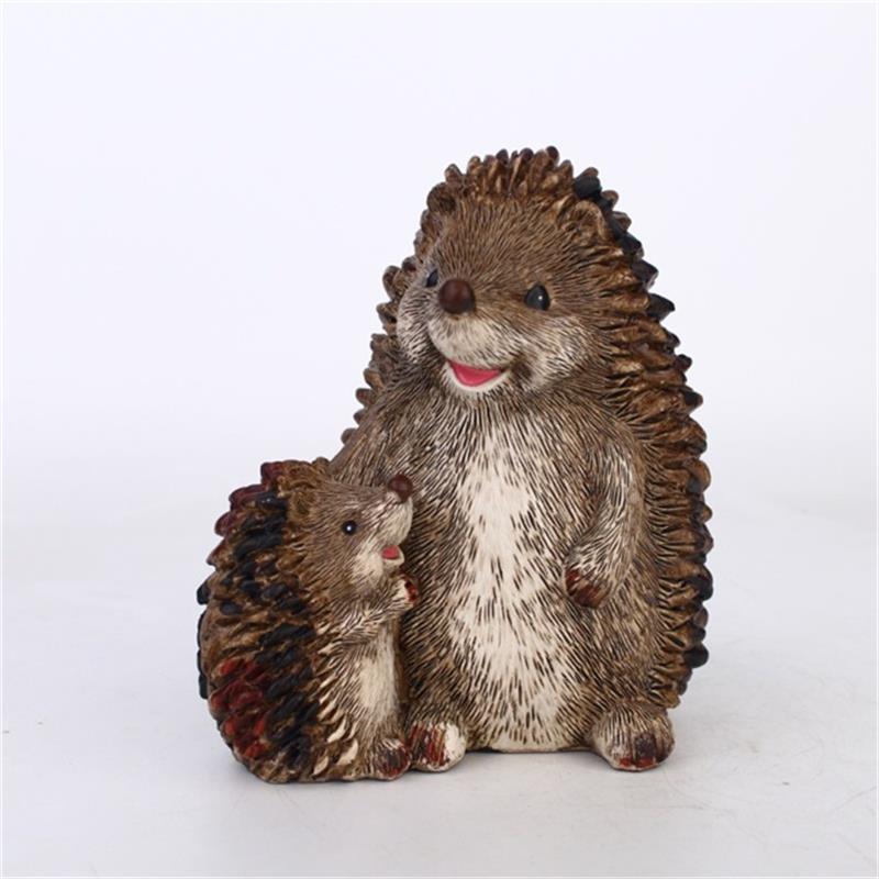 Decorative figurine in the shape of simulated hedgehog
