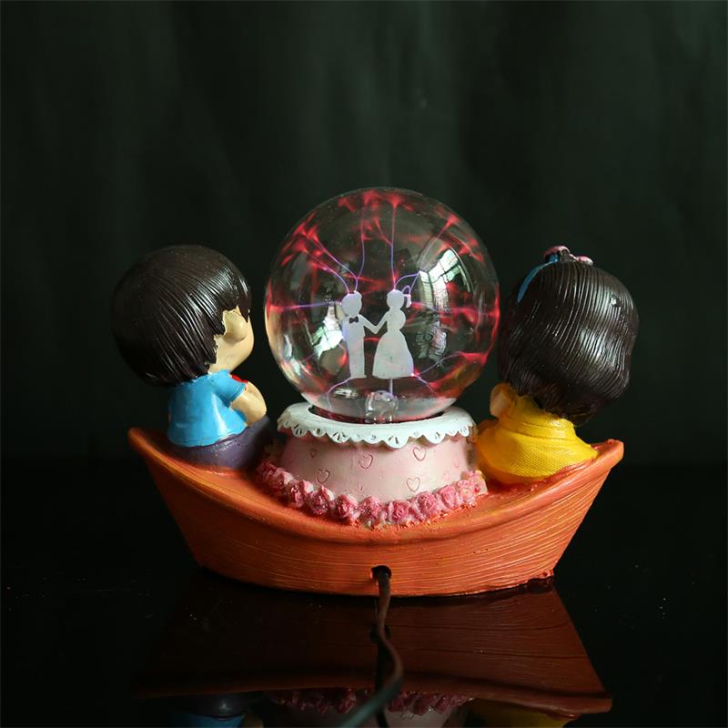 Couple Boat Crystal Ball | Romantic Nautical Decor & Gift